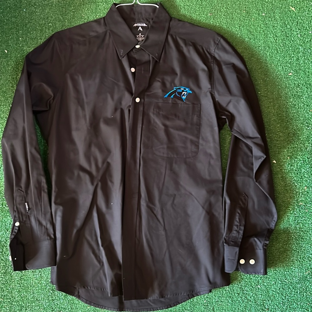 Men’s medium Carolina Panthers long sleeve button down!